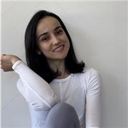 Profesora de Vinyasa yoga con 5 años de experiencia. Mi pasión por enseñar es crear un espacio de mucha conexión y empoderamiento